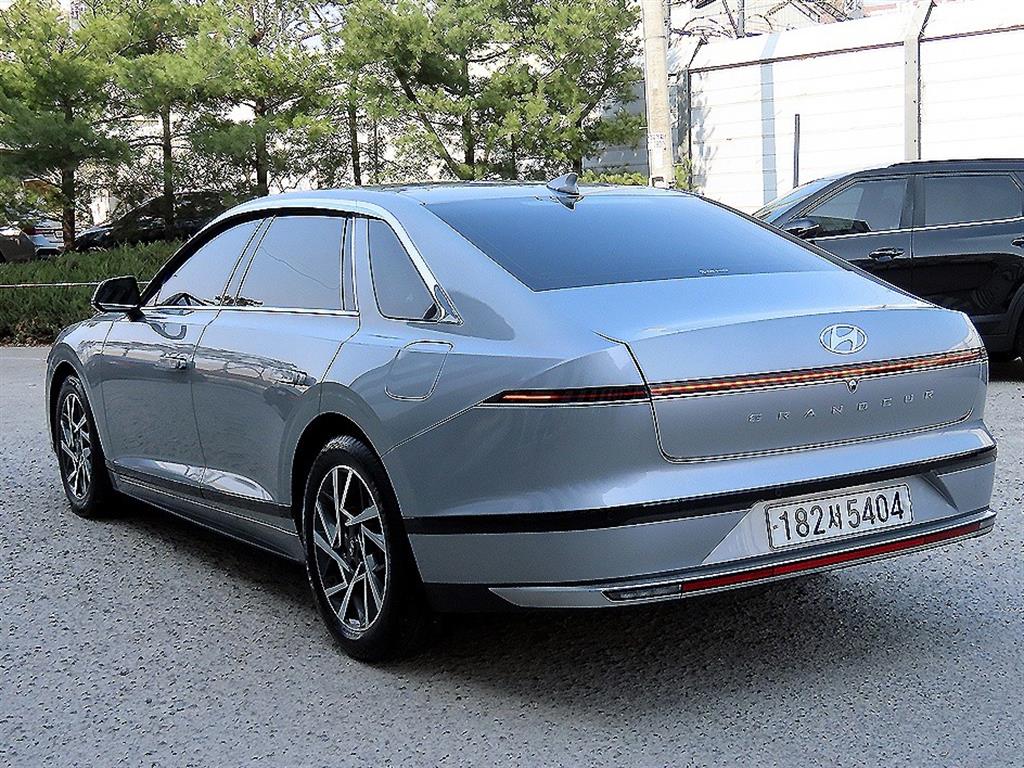 HYUNDAI Grandeur - Vista 3