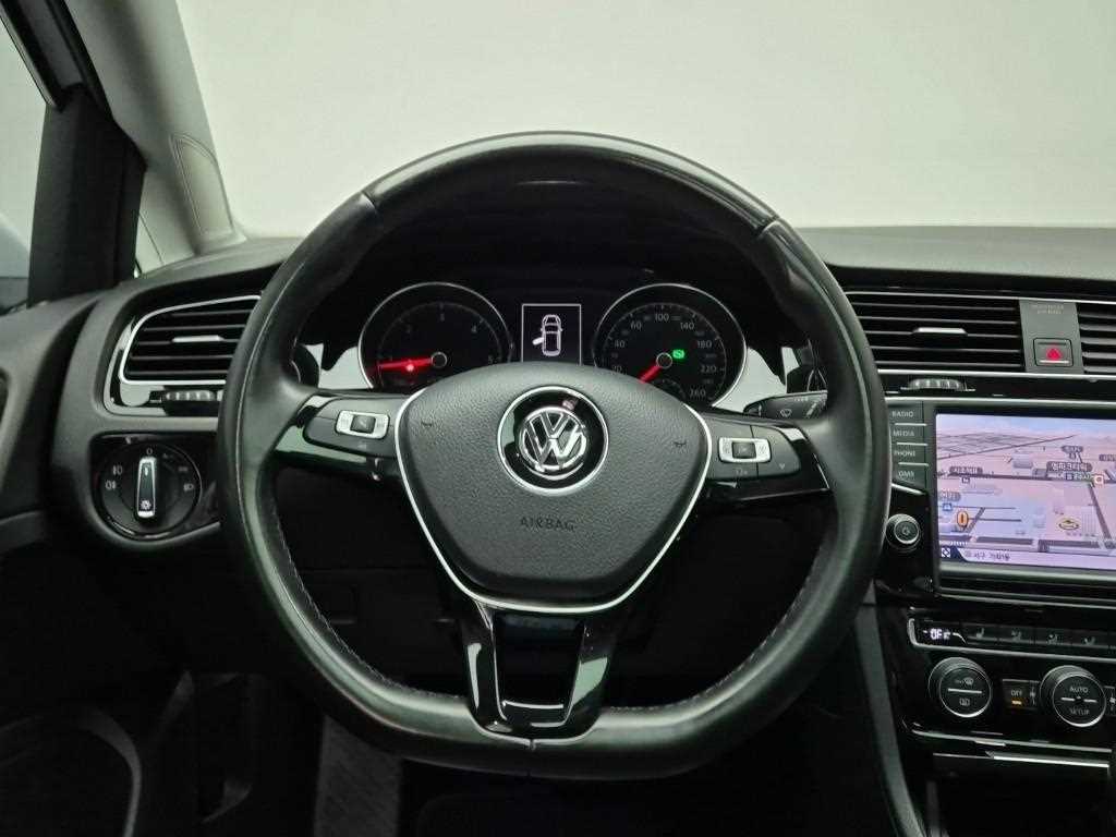 Volkswagen Golf - Vista 9