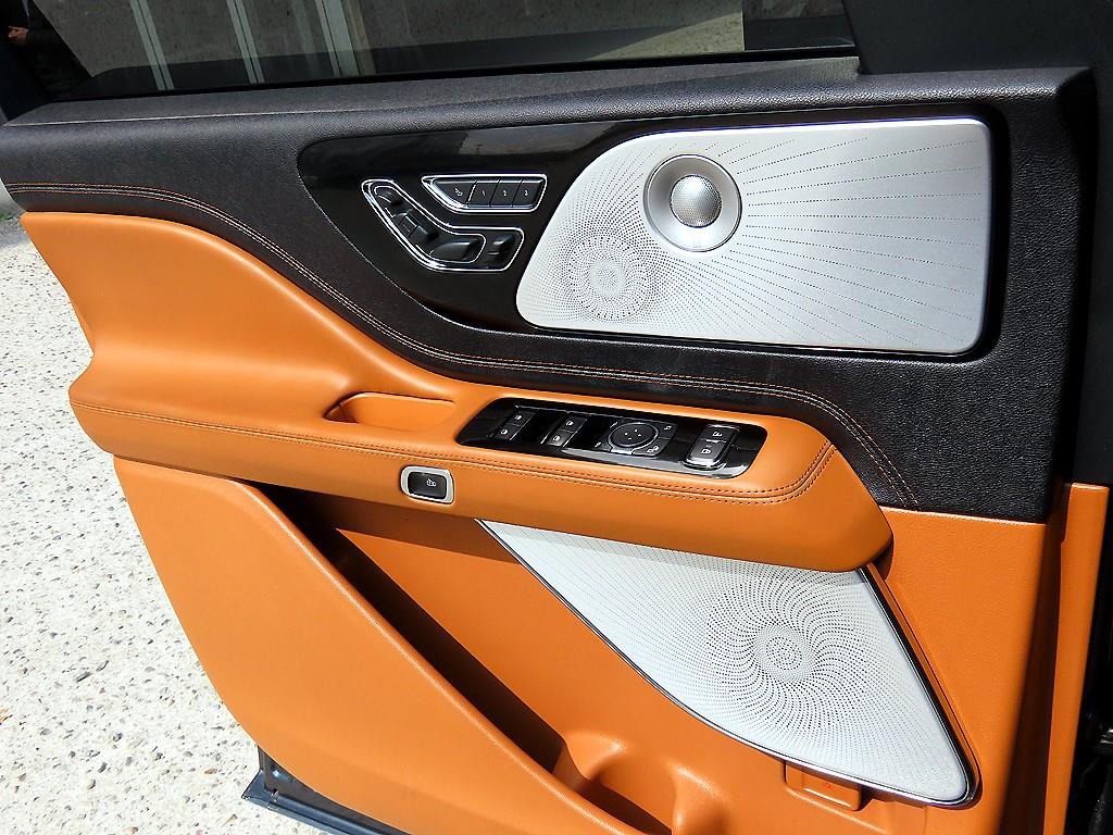 Lincoln Aviator - Vista 12