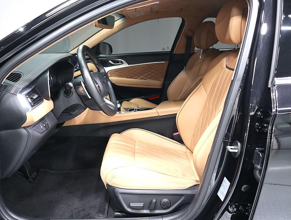 Genesis G70 - Vista 9