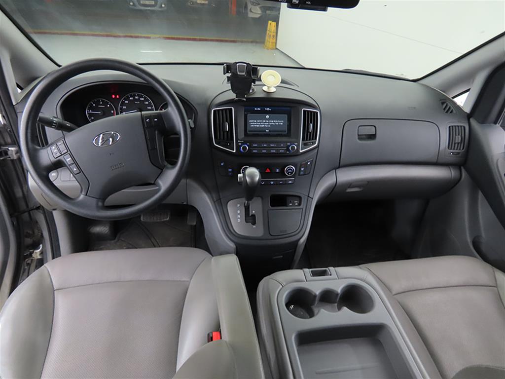 HYUNDAI Starex - Vista 8