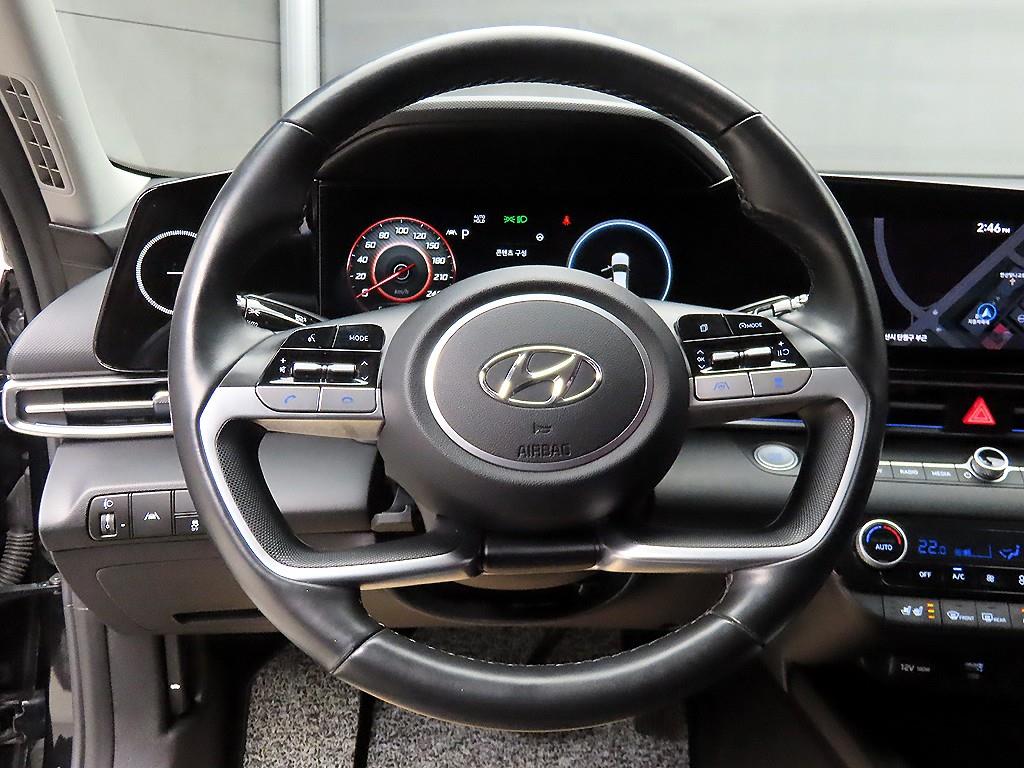 HYUNDAI Avante - Vista 9