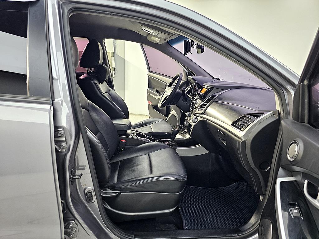 Ssangyong Korando - Vista 11