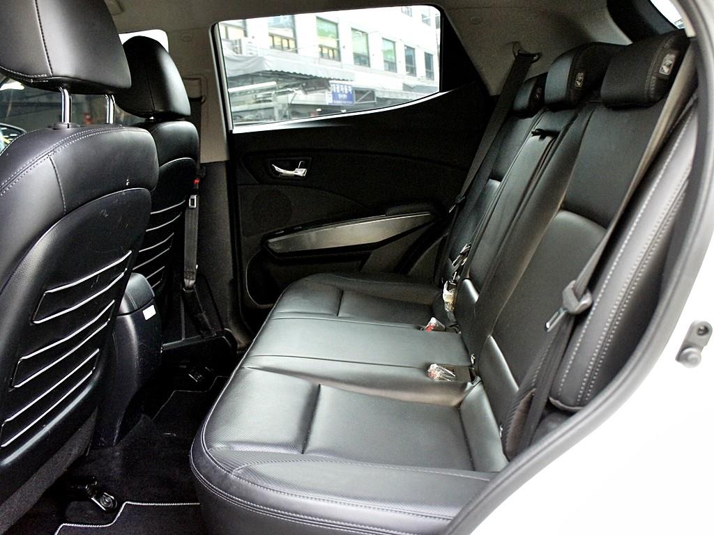 Ssangyong Tivoli - Vista 11