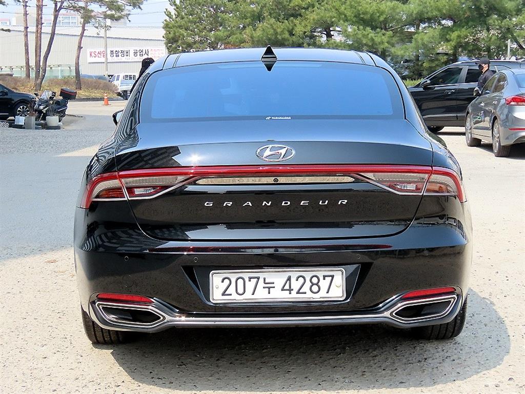 HYUNDAI Grandeur - Vista 4
