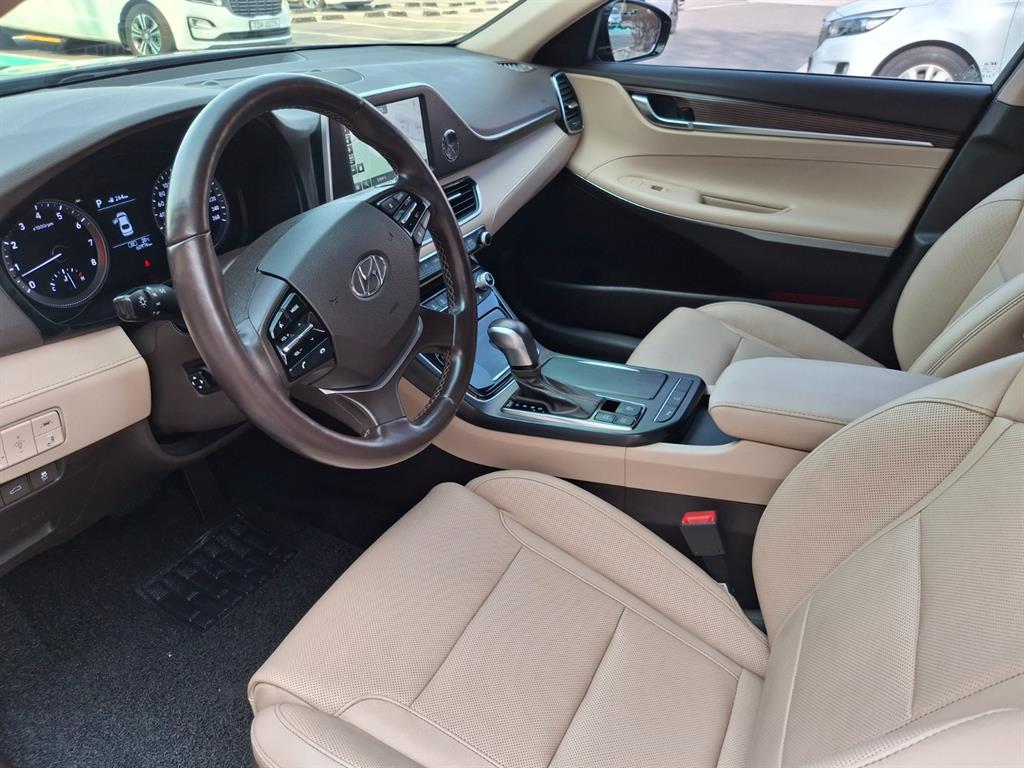 HYUNDAI Grandeur - Vista 11