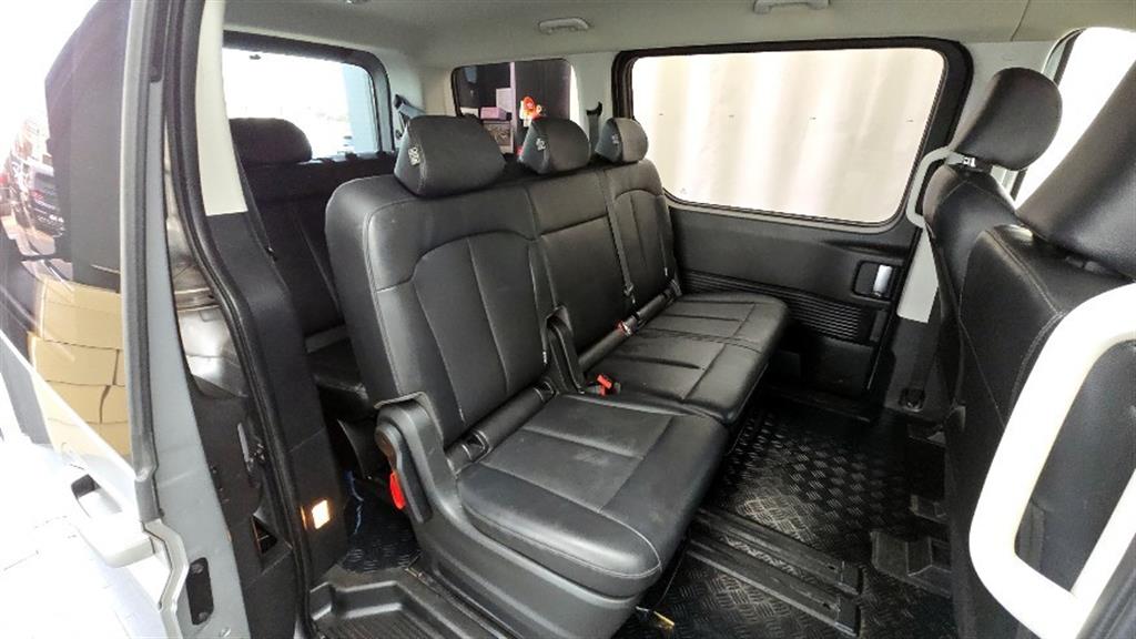 HYUNDAI Staria - Vista 12