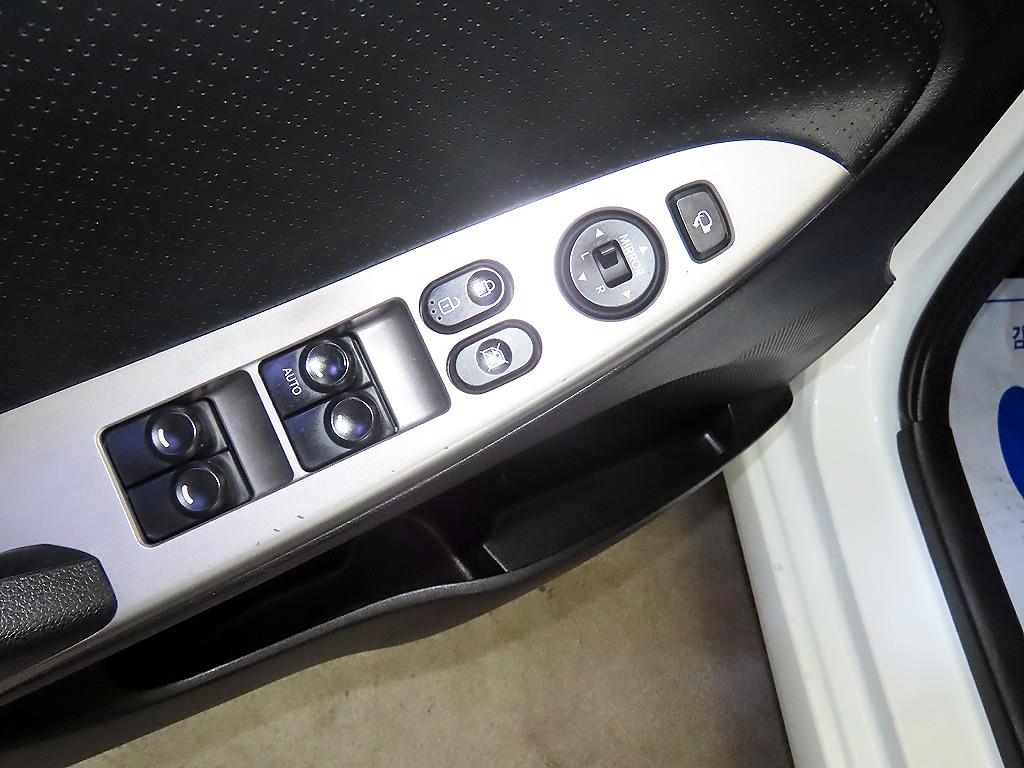 HYUNDAI Accent 2015 Blanco - Importación desde Corea - HF Imports Iquique - Foto 13