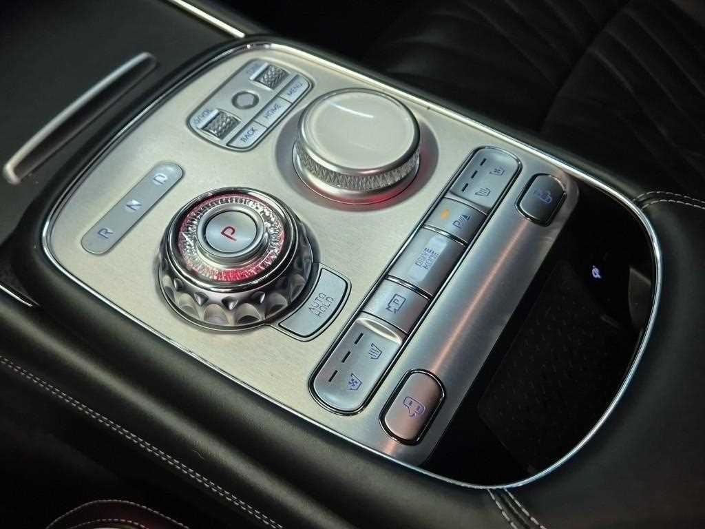 Genesis G90 - Vista 8