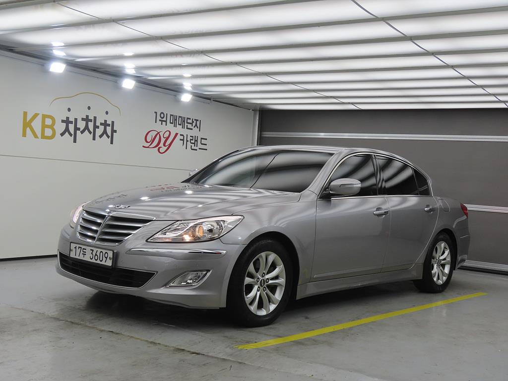HYUNDAI Genesis - Vista 2