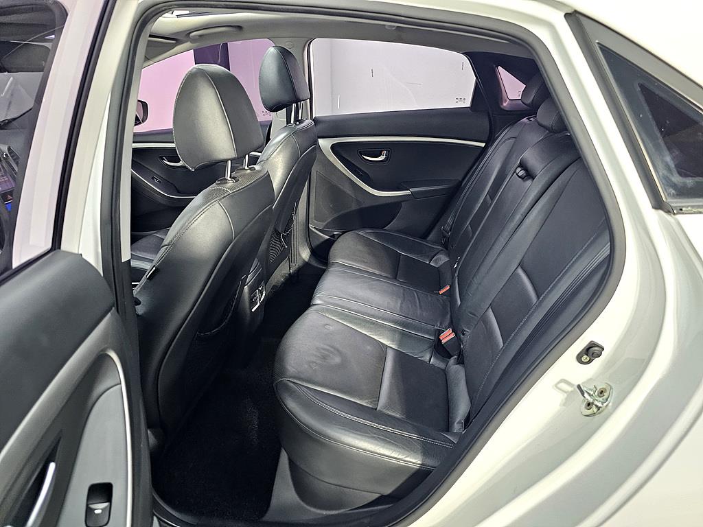 HYUNDAI i30 - Vista 9