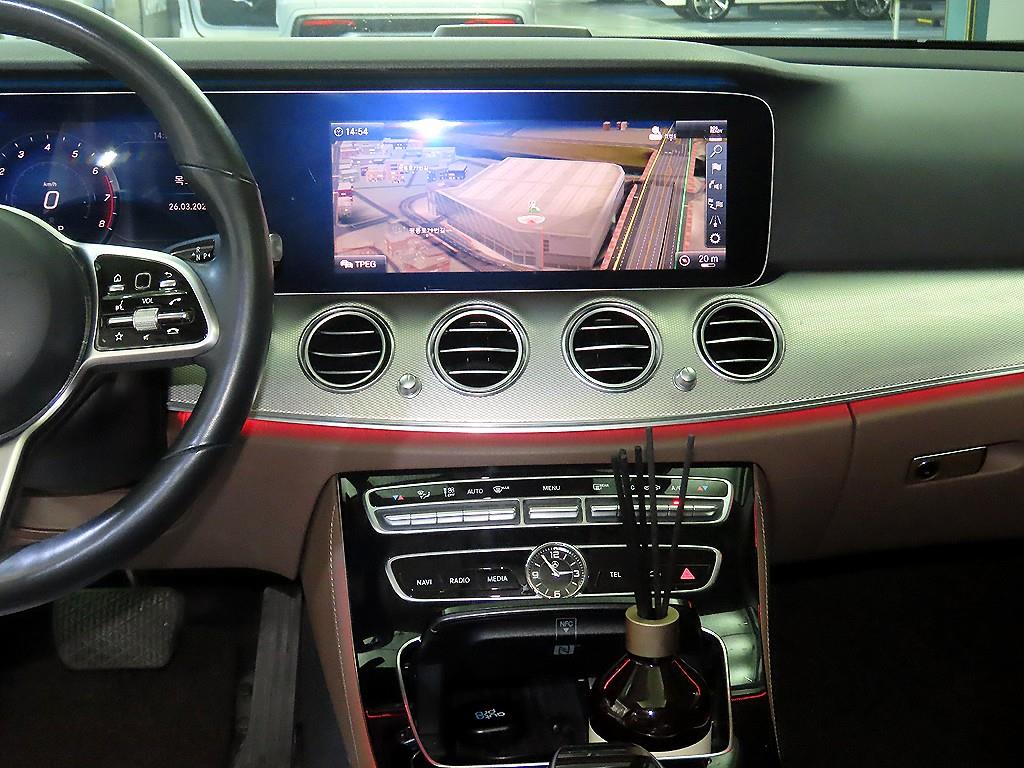 Mercedes Benz E class - Vista 11