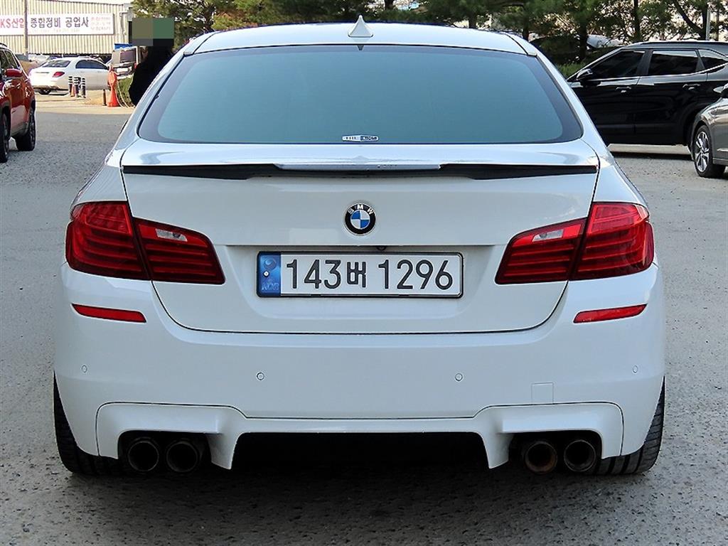 BMW 5 Series - Vista 4