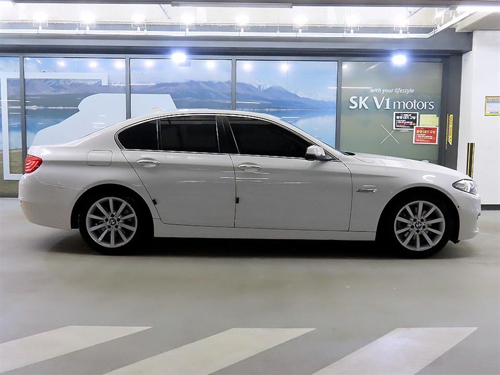 BMW 5 Series - Vista 3