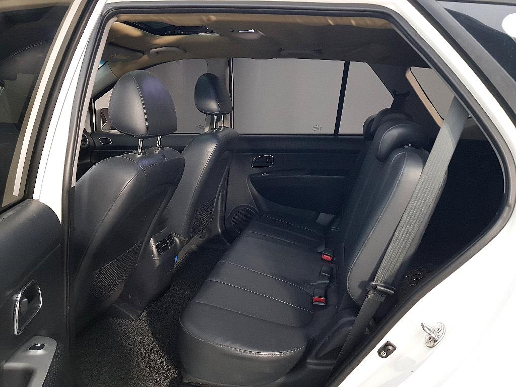 KIA Carens - Vista 8