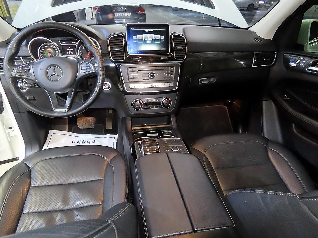 Mercedes Benz GLE Class - Vista 10