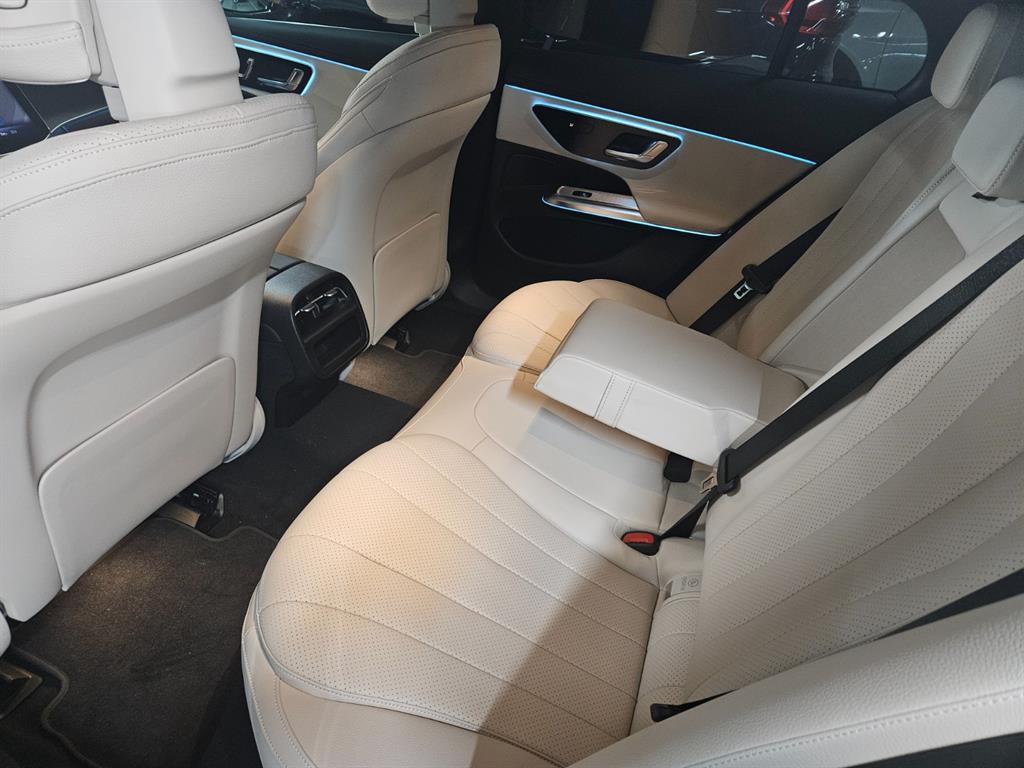 Mercedes Benz E class - Vista 12