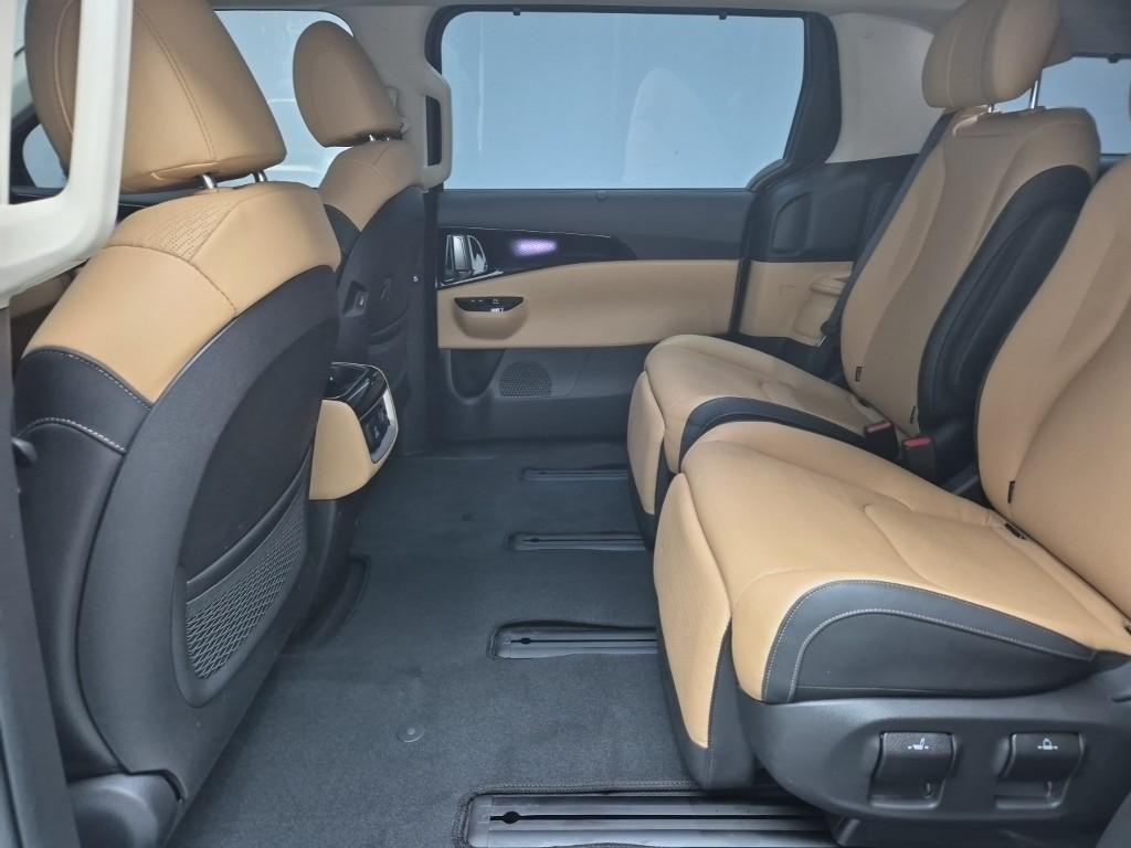KIA Carnival - Vista 10