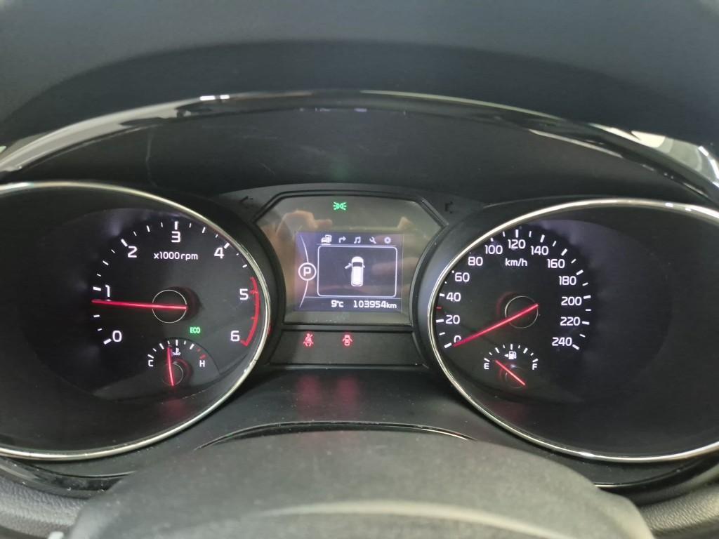 KIA Carnival - Vista 6