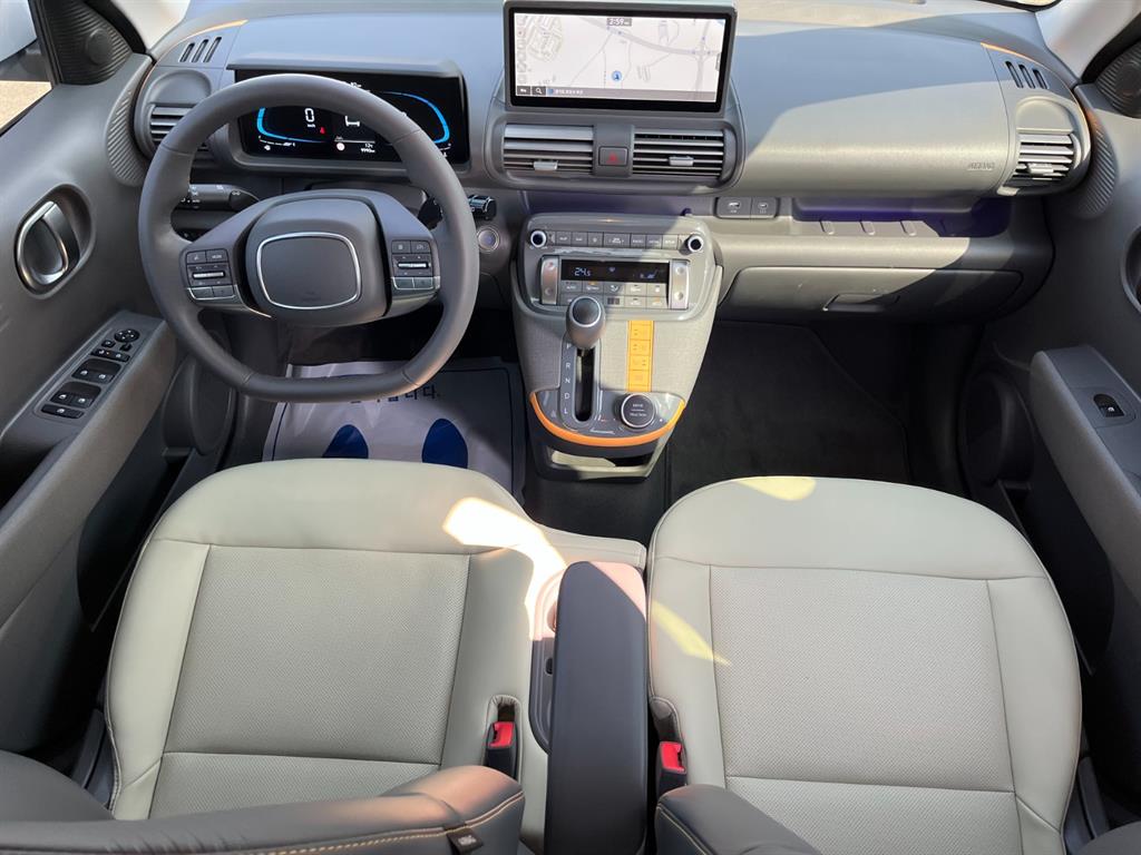 HYUNDAI Casper - Vista 8