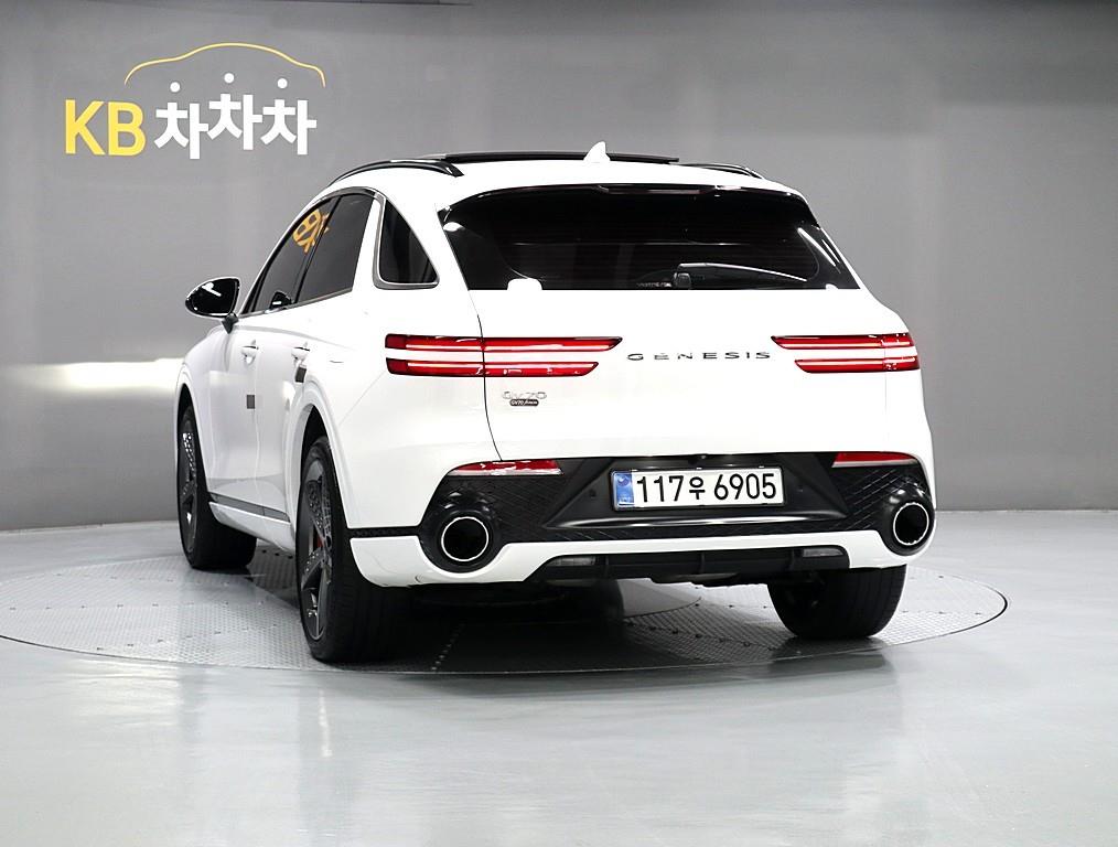 Genesis GV70 - Vista 4