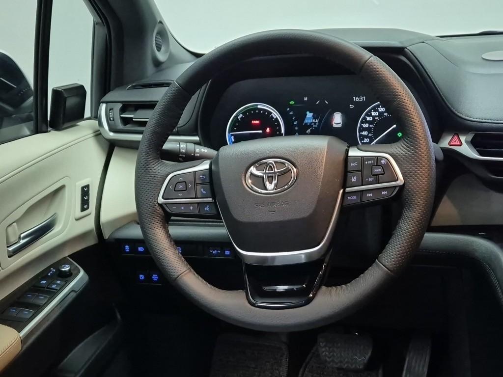 Toyota Siena - Vista 8