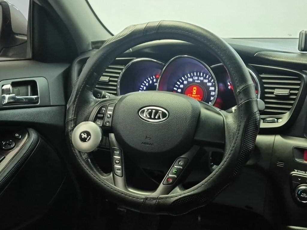 KIA K5 - Vista 9
