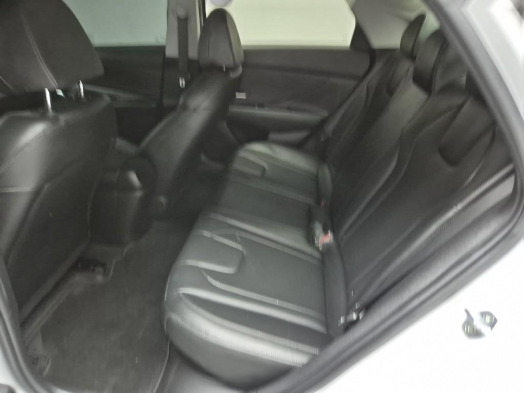 HYUNDAI Avante - Vista 12