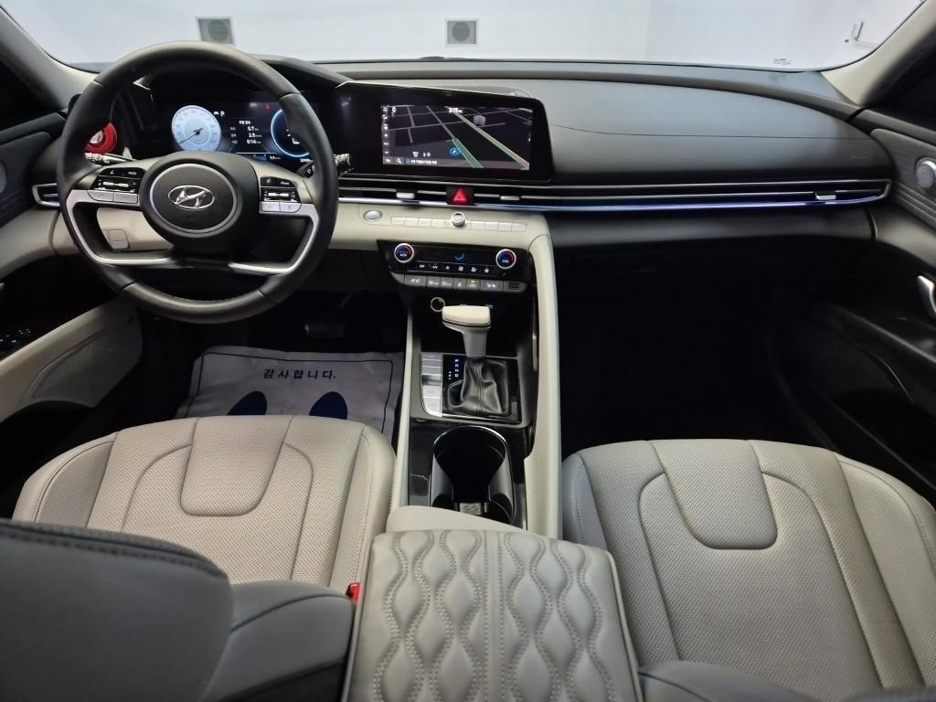 HYUNDAI Avante - Vista 5