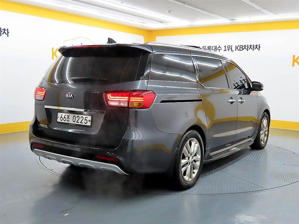 KIA Carnival - Vista 4