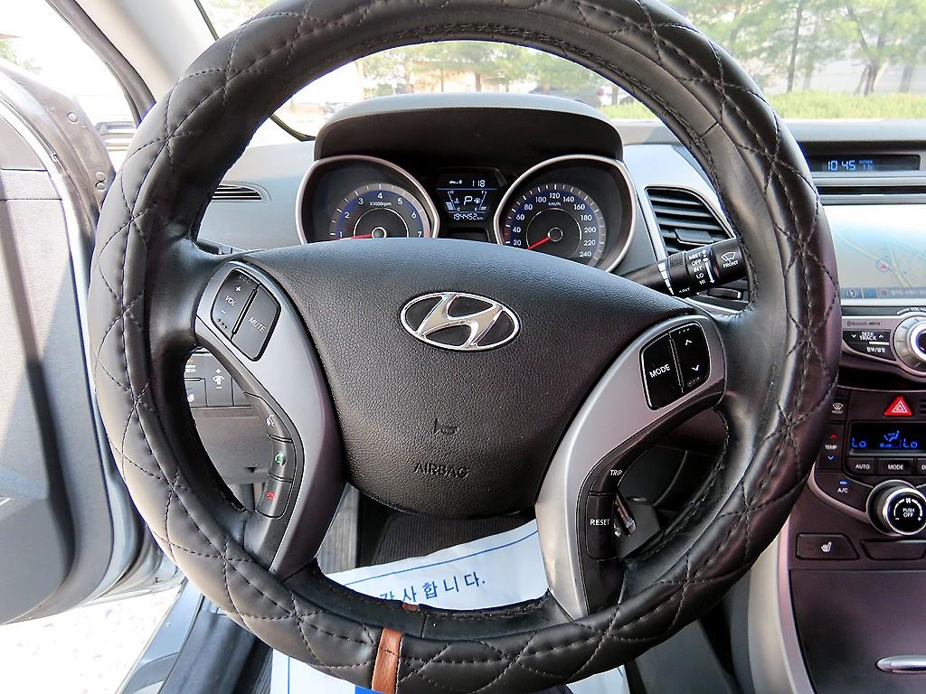 HYUNDAI Avante - Vista 8