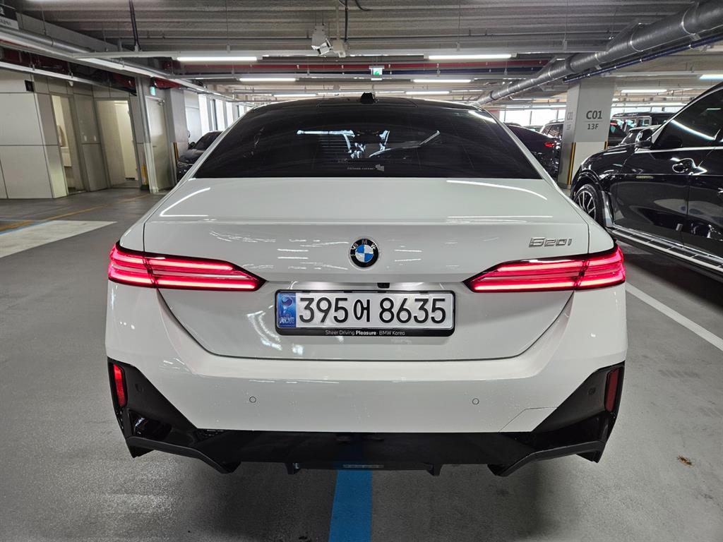 BMW 5 Series - Vista 4