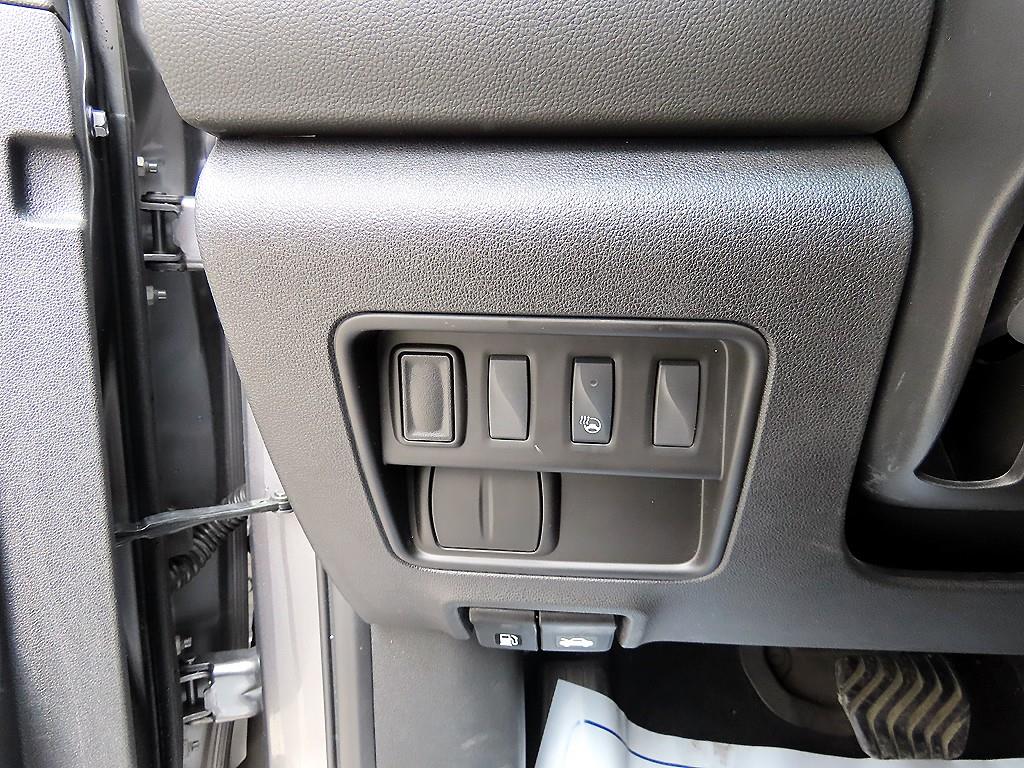 SAMSUNG QM6 - Vista 12