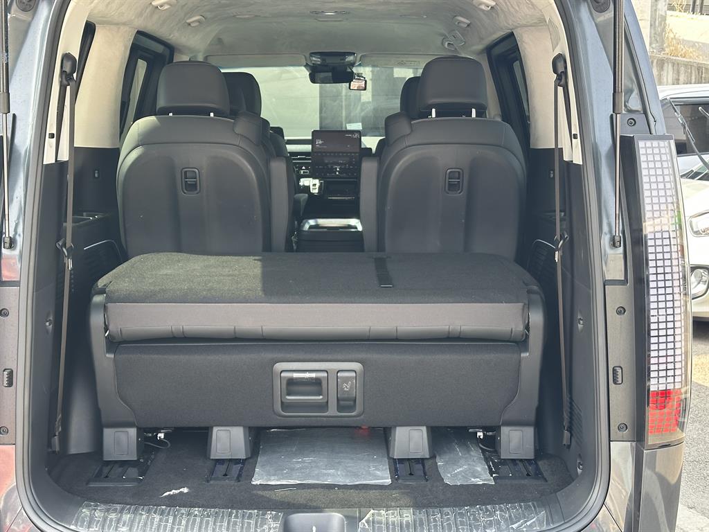 HYUNDAI Staria - Vista 9