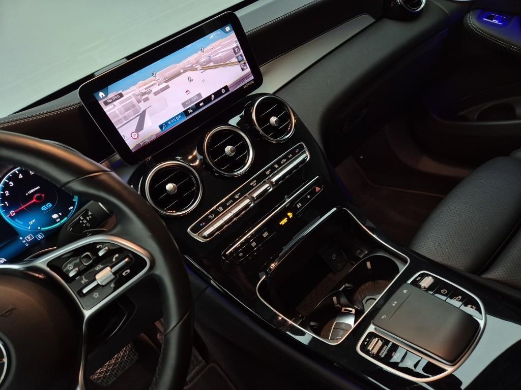 Mercedes Benz GLC Class - Vista 12