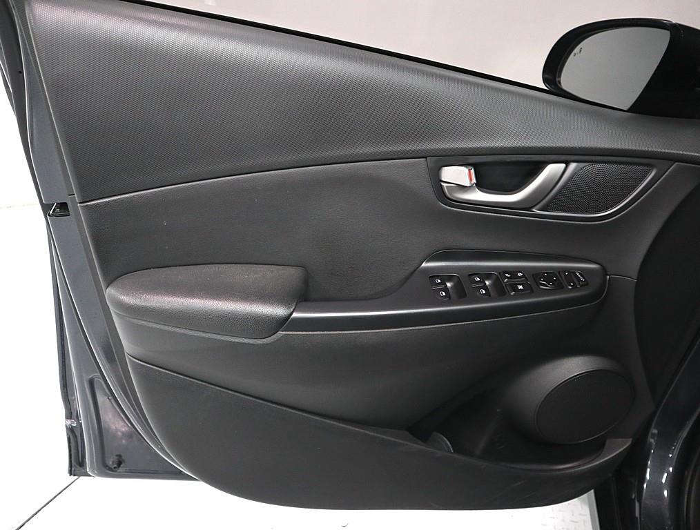 HYUNDAI Kona - Vista 7