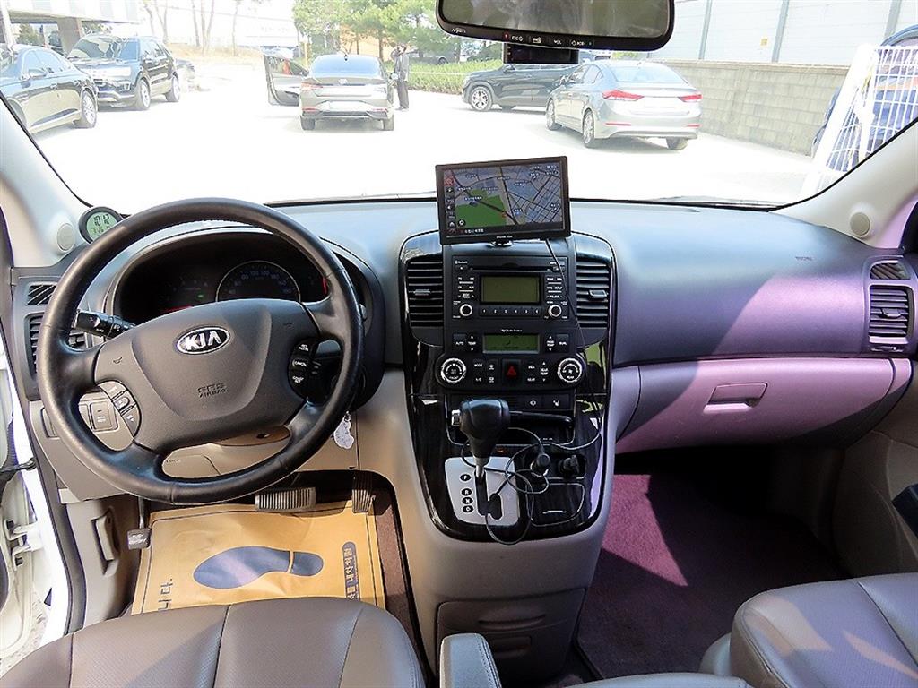 KIA Carnival - Vista 7