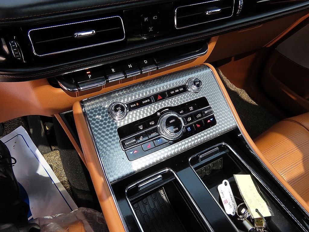 Lincoln Aviator - Vista 11