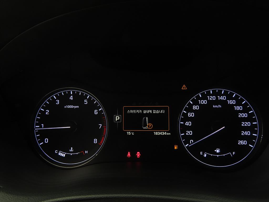 HYUNDAI Genesis - Vista 9