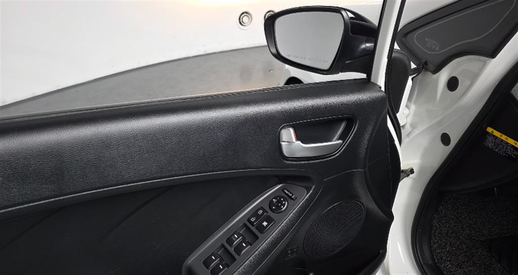 KIA K3 2016 Blanco - Importación desde Corea - HF Imports Iquique - Foto 13