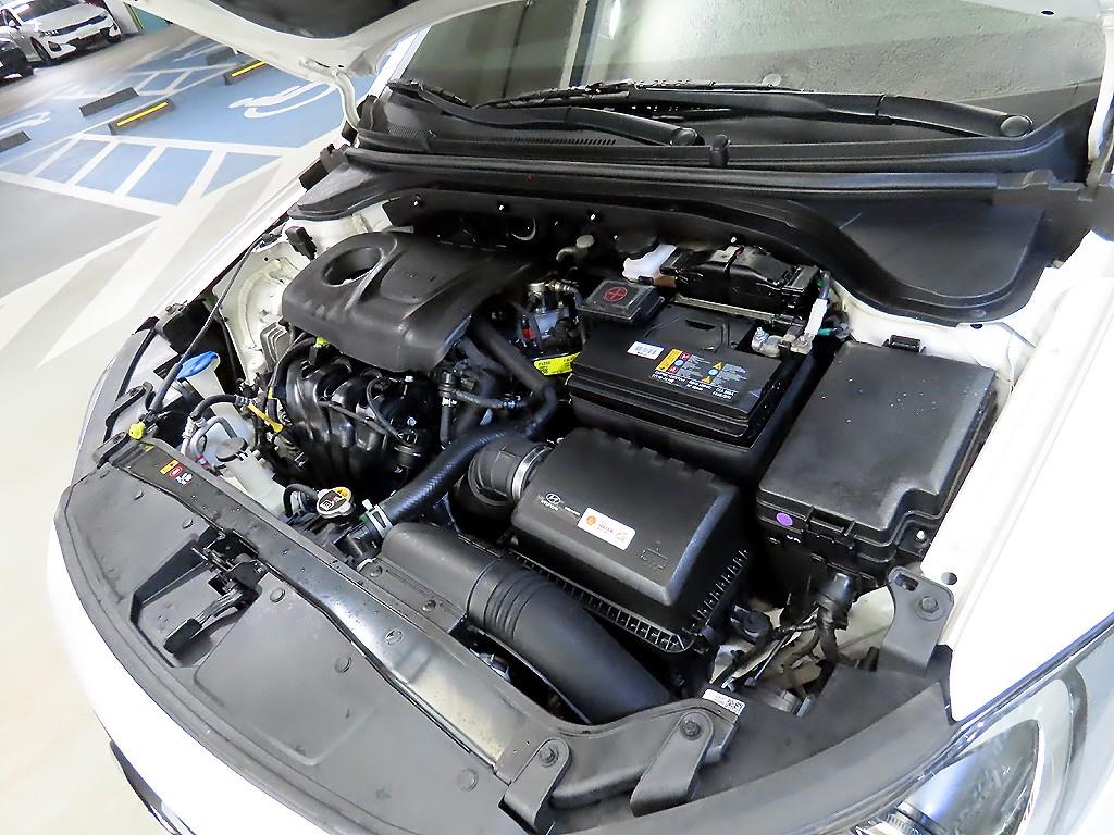 HYUNDAI Avante 2018 Blanco - Importación desde Corea - HF Imports Iquique - Foto 18