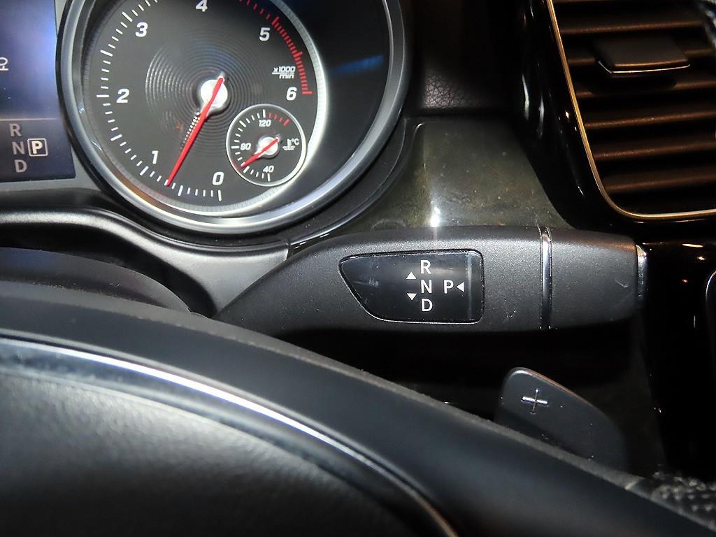 Mercedes Benz GLE Class - Vista 12