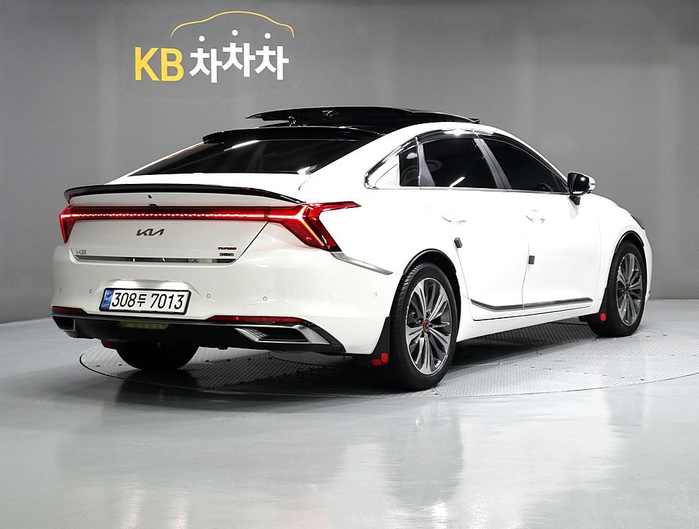 KIA K8 - Vista 3