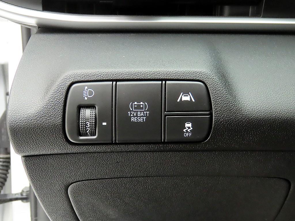 HYUNDAI Avante - Vista 12