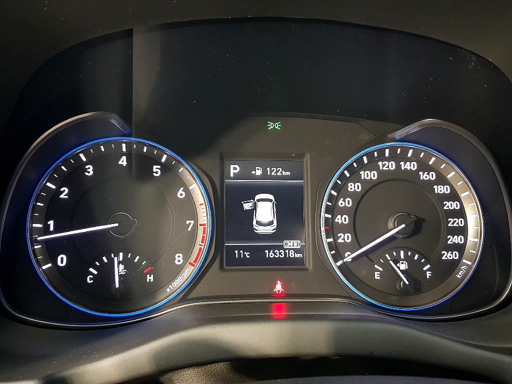 HYUNDAI Kona - Vista 7