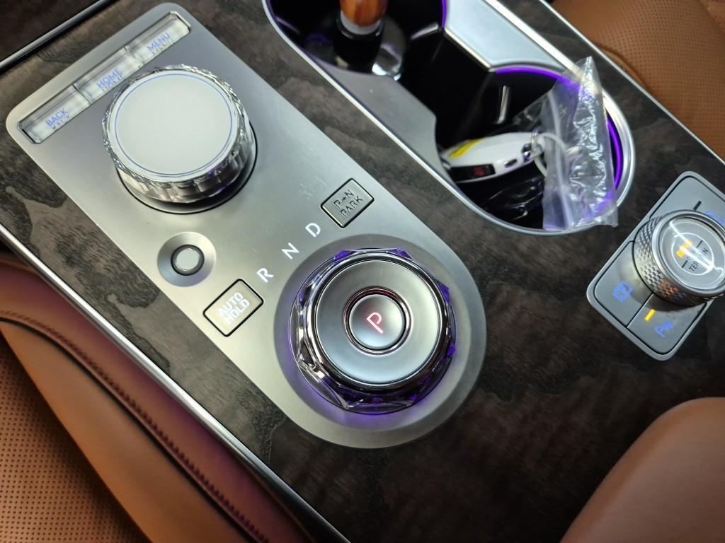 Genesis GV80 - Vista 8