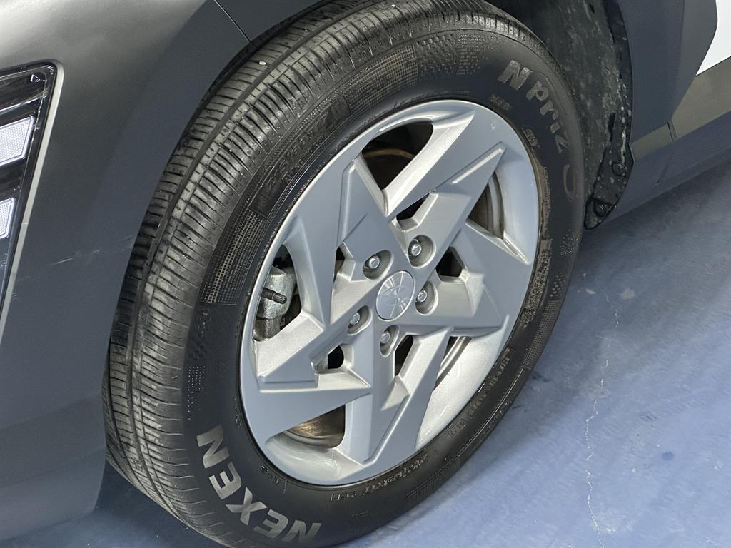 HYUNDAI Kona - Vista 5