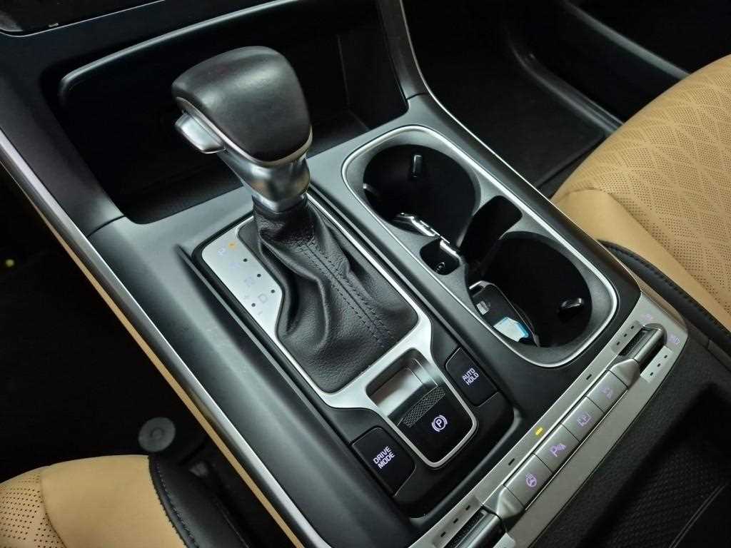 KIA Carnival - Vista 8