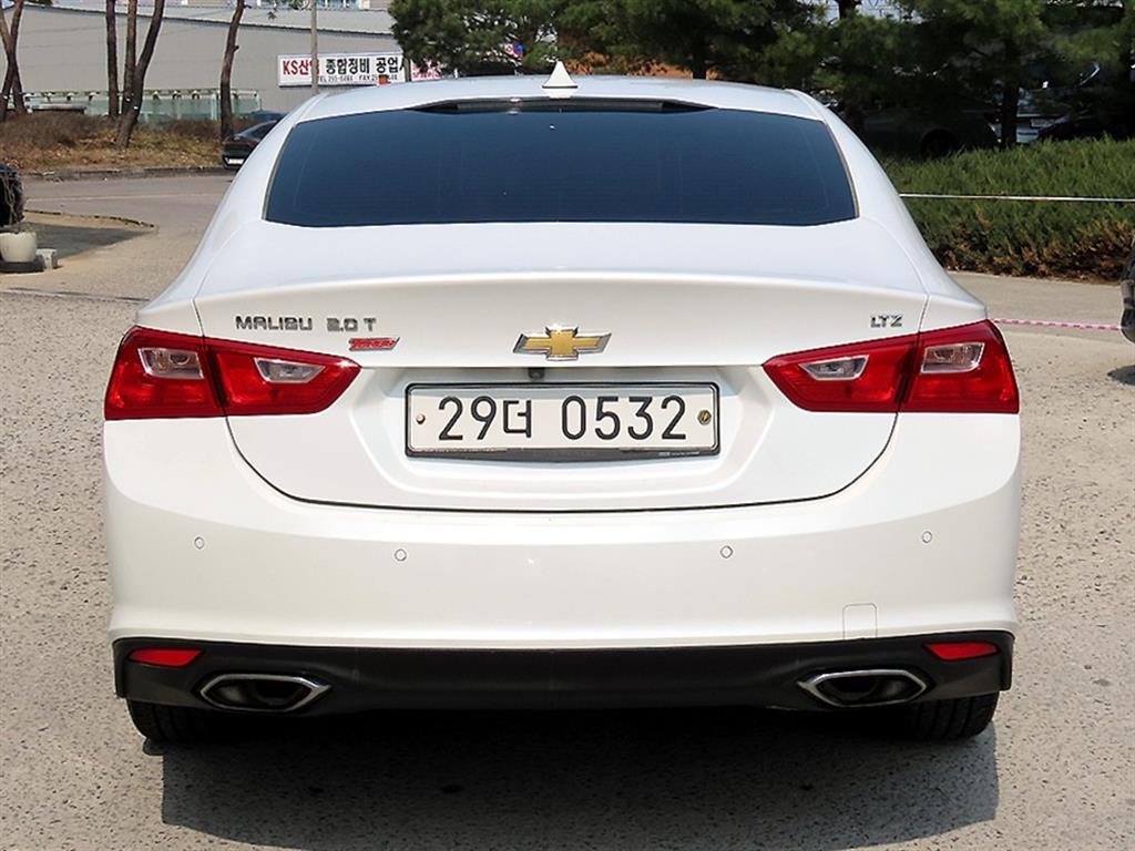 Chevrolet Malibu - Vista 4