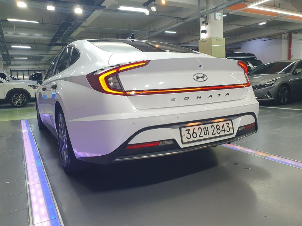 HYUNDAI Sonata - Vista 4